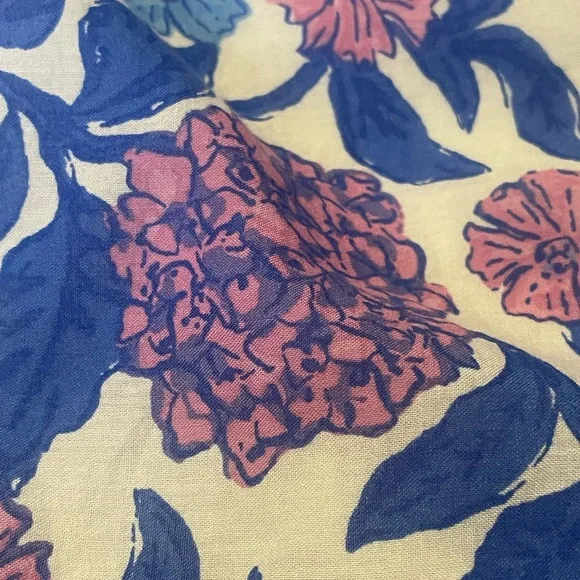 Vineyard Vines
Hydrangea Floral Tank Top - Picture 4 of 11